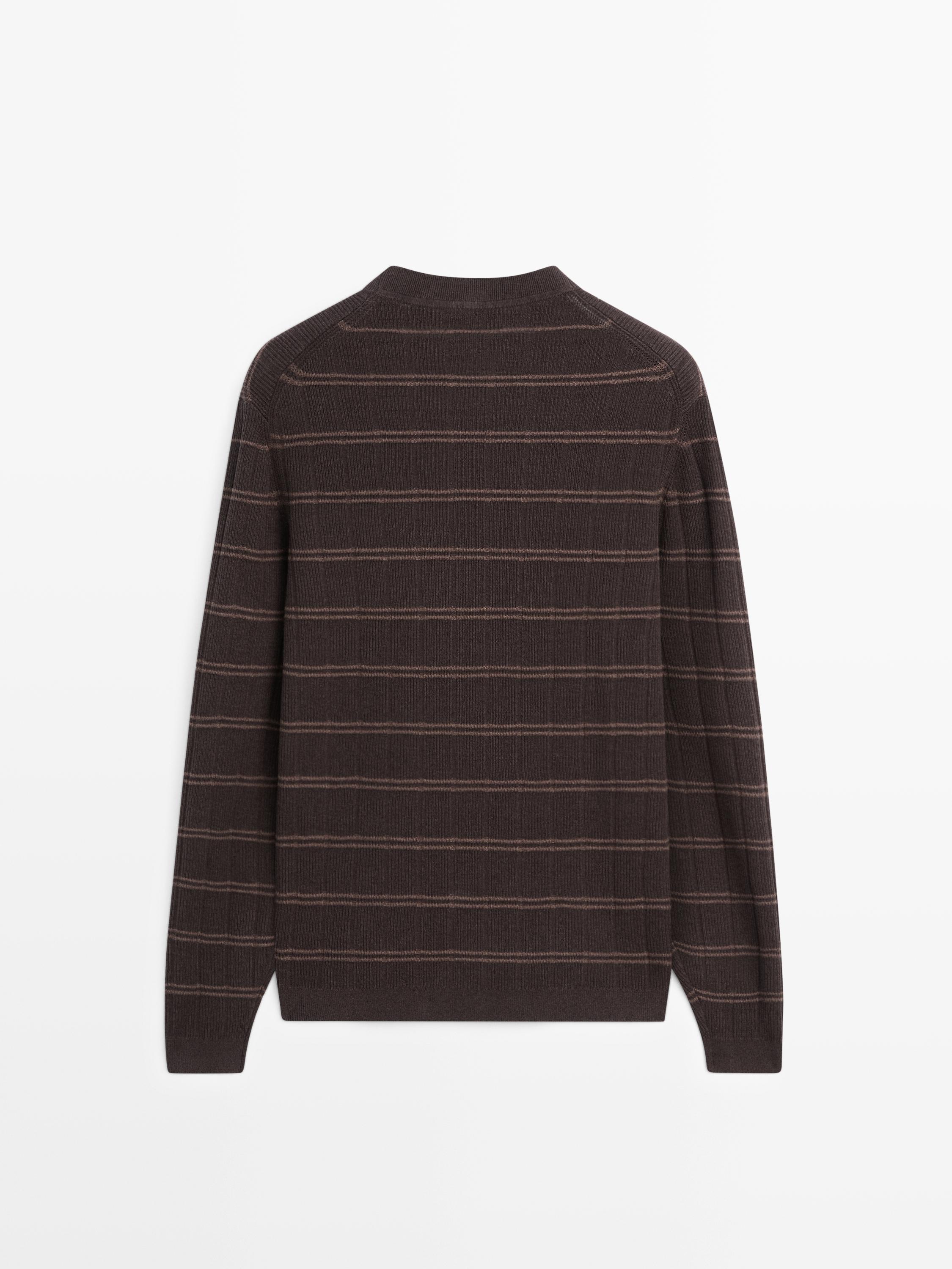 Pull en maille à rayures col rond